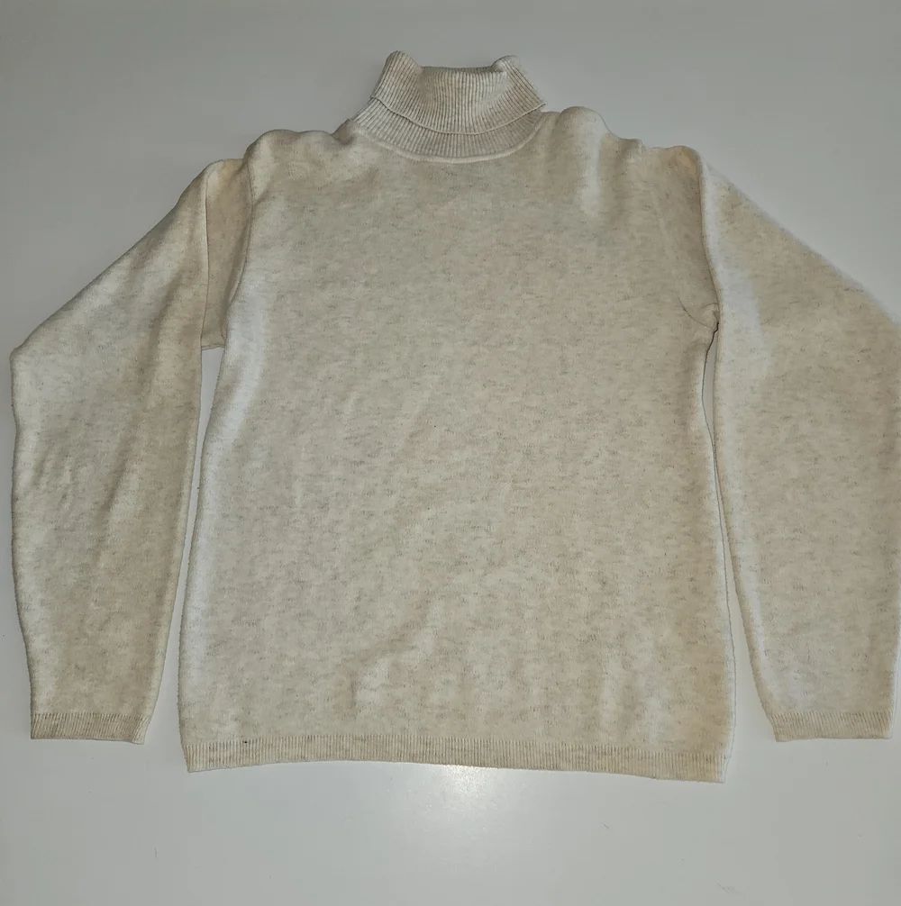 Woolrich Women's Cream Turtleneck Sweater
